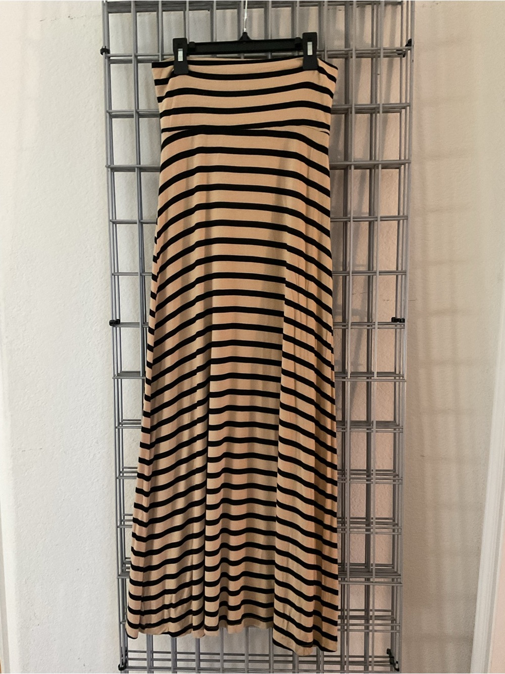 Hearts ❤️ Hips Striped Strapless Maxi Dress - Black & Beige